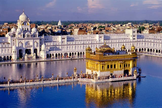 Shimla – Manali – Dharamshala – Dalhousie – Amritsar Tour